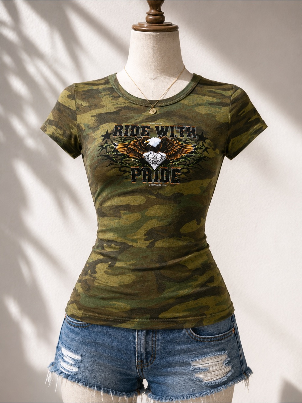 Vintage Camo Motorcycle Graphic Baby Tee Y2K Grunge Fitted Shirt Sz Small